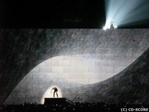 Roger Waters met The Wall in Gelredome (9-4-2011)